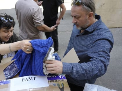 Донецкий молодежный театр получил от коллег из Москвы и Санкт-Петербурга больше 100 единиц оборудования и реквизита