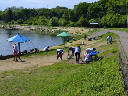 Пляжный сезон: какие инфекции можно подхватить через воду и на песке