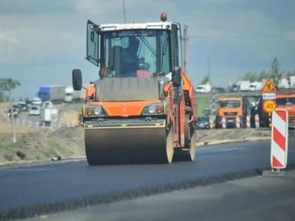 В ДНР восстановили около 300 километров автодорог