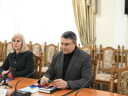 Глава ЛНР встретился с представителями Российского детского фонда