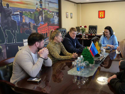 Делегация из Новосибирска посетила столицу ЛНР