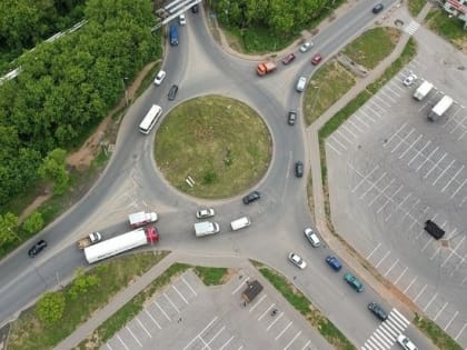 В Кирове подрядчик устранил дефекты на кольцевой развязке на улице Луганской