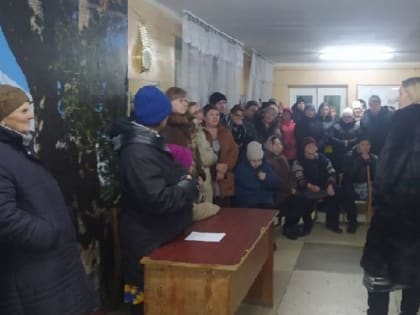 Жителей ЛНР, эвакуированных из зоны активных боевых действий, проконсультировали по вопросу выплаты компенсаций за жилье