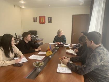 В Луганске продолжается формирование экспозиции муниципального архива событий на Донбассе