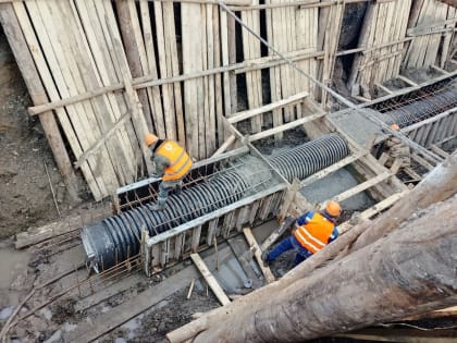 В Луганске завершается замена аварийного участка канализационного коллектора