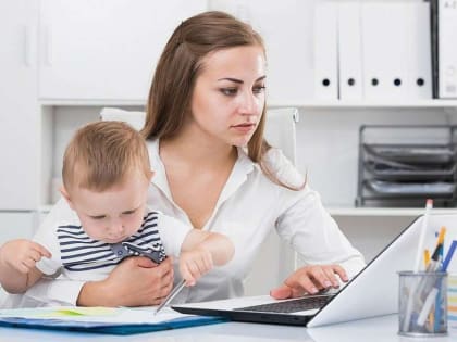 В 2023 году работающие мамы смогут получать несколько выплат для своих детей одновременно