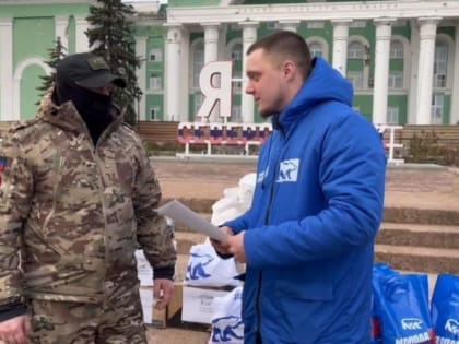Единороссы передали гумпомощь военнослужащим в Северодонецке