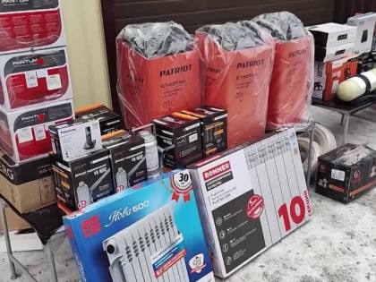 30 тонн гумпомощи доставили сотрудники МЧС России коллегам в Донецкую и Луганскую Народные Республики