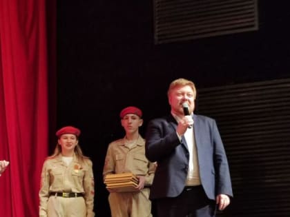 В Луганском русском драматическом театре прошел праздник для участников Регионального отделения Луганской Народной Респу