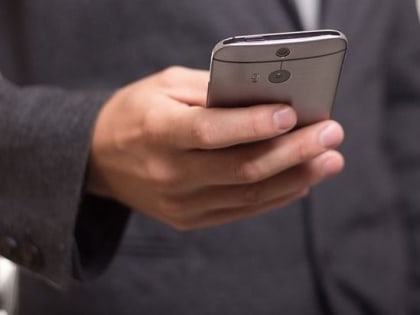 В ЛНР после обстрелов отключают мобильный интернет