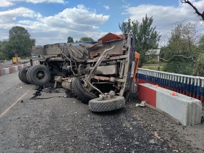 Водитель КрАЗа пострадал в ДТП в Перевальском районе – МЧС