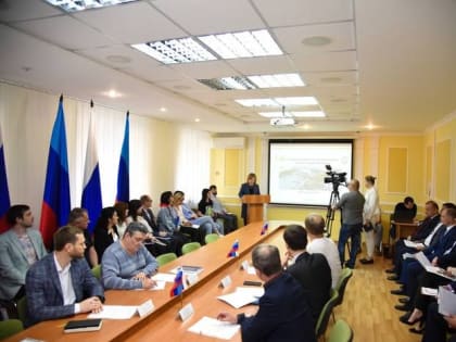 Представители администраций городов ЛНР презентовали в Луганске разработки по благоустройству территорий для участия во 