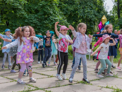 Регионы-шефы нынешним летом примут на отдых более 12 тысяч детей из ЛНР