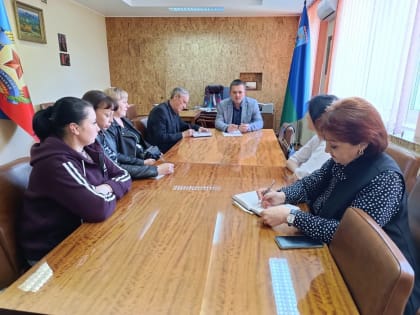 Глава Брянки провел встречу с семьями погибших участников СВО