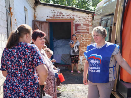«Единая Россия» организовала выездной медосмотр для жителей села Приветное