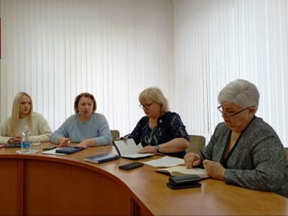 Министр труда ЛНР провела рабочую встречу в Администрации Луганска