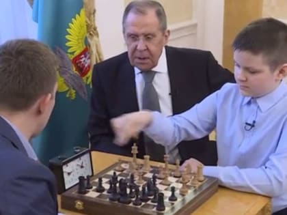 Лавров исполнил мечты трех детей в рамках "Елки желаний"