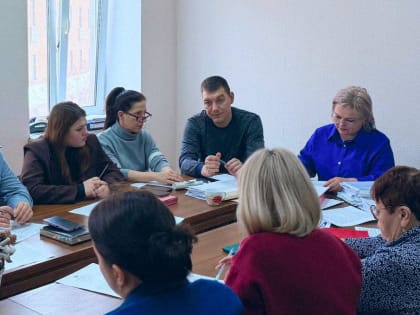 Комиссия по делам несовершеннолетних и защите их прав рассмотрела около 40 вопросов