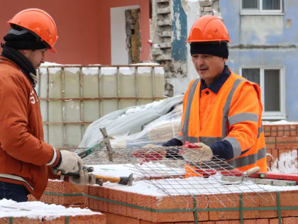 Начался ремонт пострадавшего от обстрела ВСУ дома