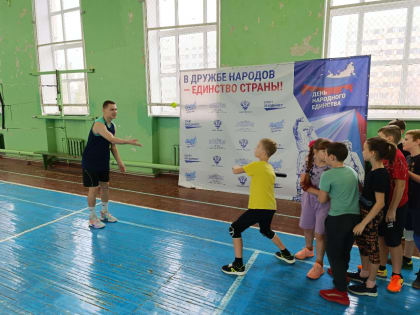 Спортивное мероприятие в Луганске к Дню народного единства