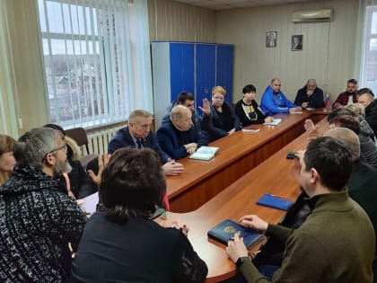 Депутаты Народного Совета ЛНР провели встречи с жителями, трудовыми коллективами и предпринимателями республики для выяв