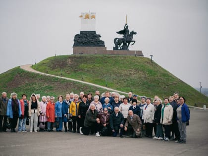 Единороссы организовали экскурсию для старшего поколения по знаменательным местам Станицы Луганской