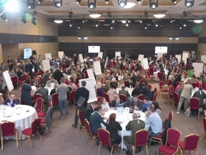 Исполнительный директор конкурсов «Лидеры возрождения» Антон Сериков подвел итоги очных полуфиналов конкурса «Лидеры воз