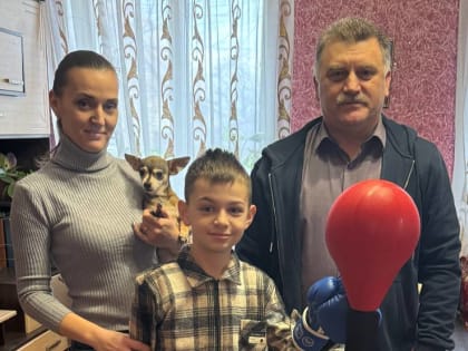 «Елка желаний». Сбылась мечта юного боксера