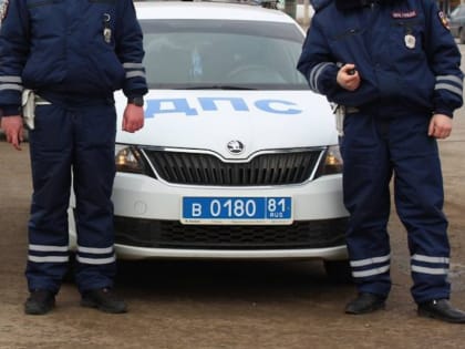 Положил 30 000 рублей между сиденьями: в ЛНР задержали водителя, пытавшегося дать взятку сотрудникам ГИБДД