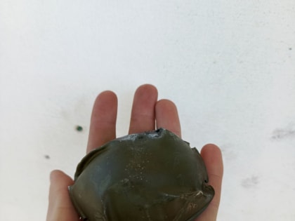 В Ровеньках ЛНР местные жители находят кассетные суббоеприпасы