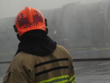 ВСУ ночью нанесли удар по нефтебазе в Луганске