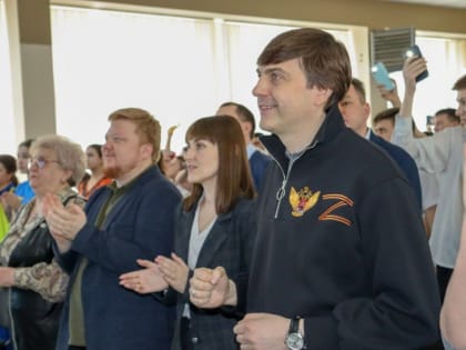 Сегодня в Луганском учебно-воспитательном комплексе № 50 имени А.В.Федорчука открылась 200-я ячейка Российского движения