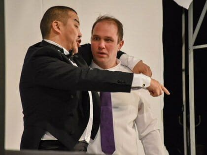 Московский театр Калягина Et Cetera представил в Луганске комедию "Три плюс кот"