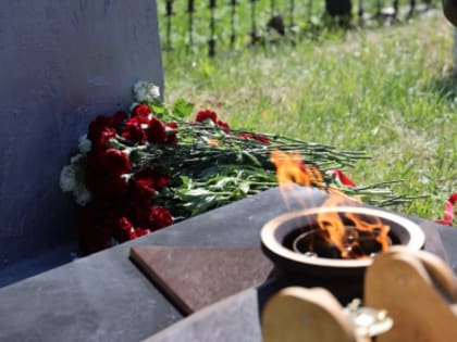 Вечный огонь из Москвы зажегся в Станице Луганской