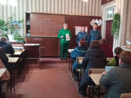 Спасатели в ходе профилактических визитов посетили Кировский профессиональный колледж