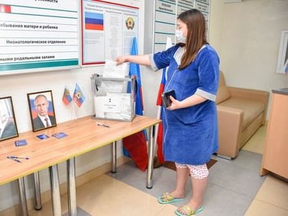 Пациентки перинатального центра ЛРКБ смогли проголосовать на референдуме в своих палатах