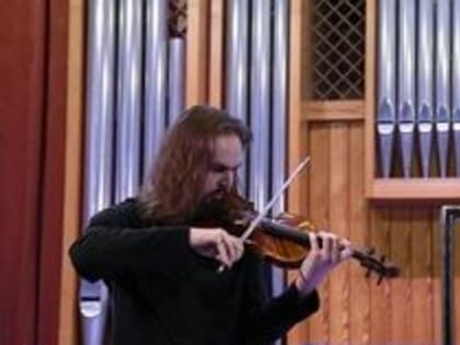 Известный российский скрипач Иван Наборщиков выступил в Луганской академической филармонии