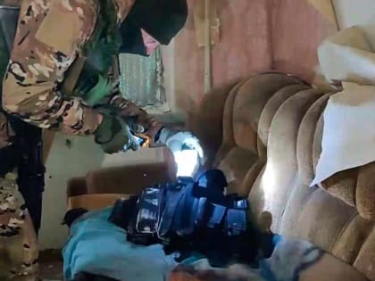 В ЛНР рассказали, как украинские боевики учили детей делать пояс смертника