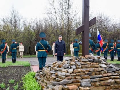 Леонид Пасечник почтил память жителей Луганщины, погибших от украинских снарядов и пуль