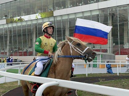 Коллективы ЛНР выступили на фестивале национальных культур и конных традиций в Казани