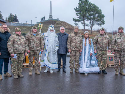 Народный фронт передал гуманитарную помощь военнослужащим ЛНР