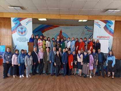 В Луганске прошел республиканский Вернисаж семейных династий педагогов дополнительного образования Луганщины «Дарите доб