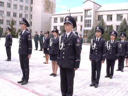 Кабмин рассмотрит вопрос приема эвакуированных детей в военные училища