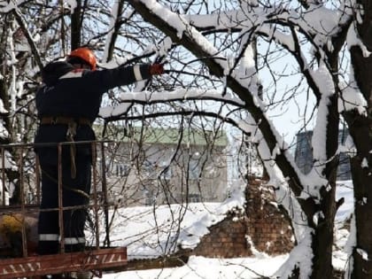Без электроснабжения из-за непогоды остаются более 100 тысяч абонентов ЛНР