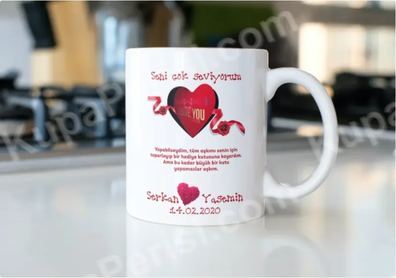 Kırmızı Kalp Şeritli Sevgili Kupası