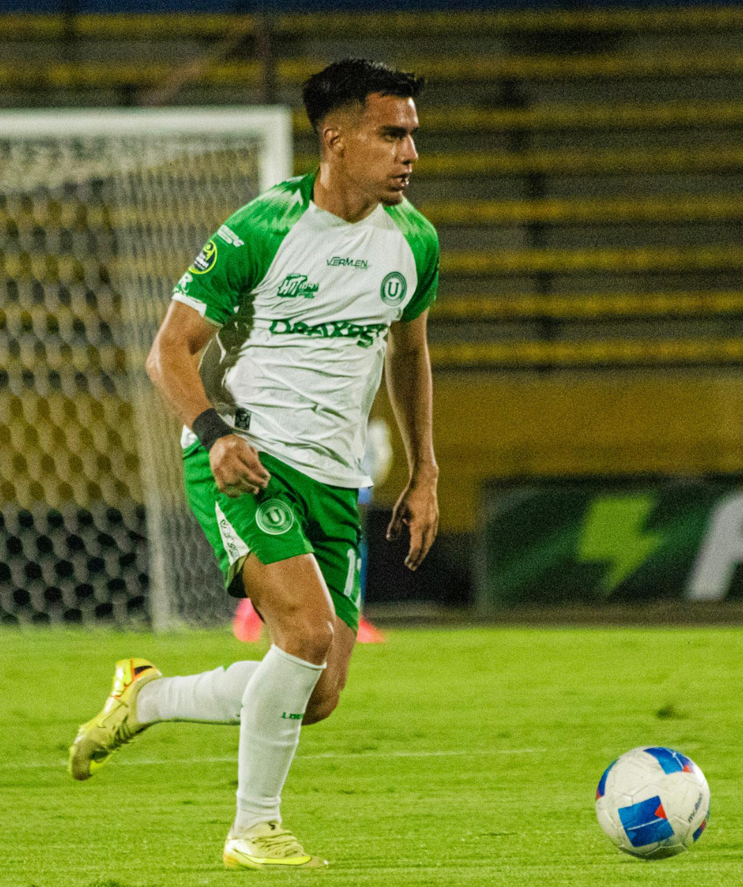 Adryan Arteaga player portrait