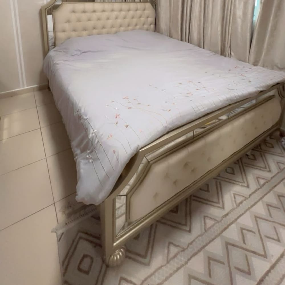 Client-provided used furniture work image