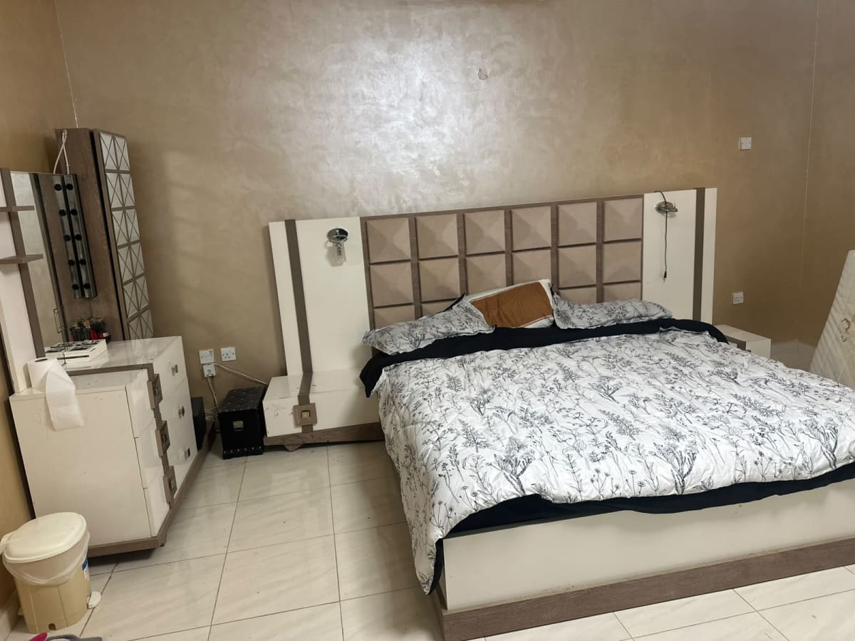 Used furniture buying and selling service