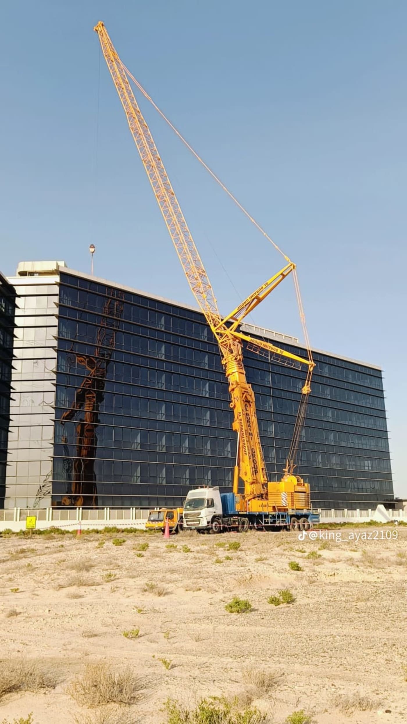 Client-supplied mobile crane work image for 25 Ton Mobile Crane Rental