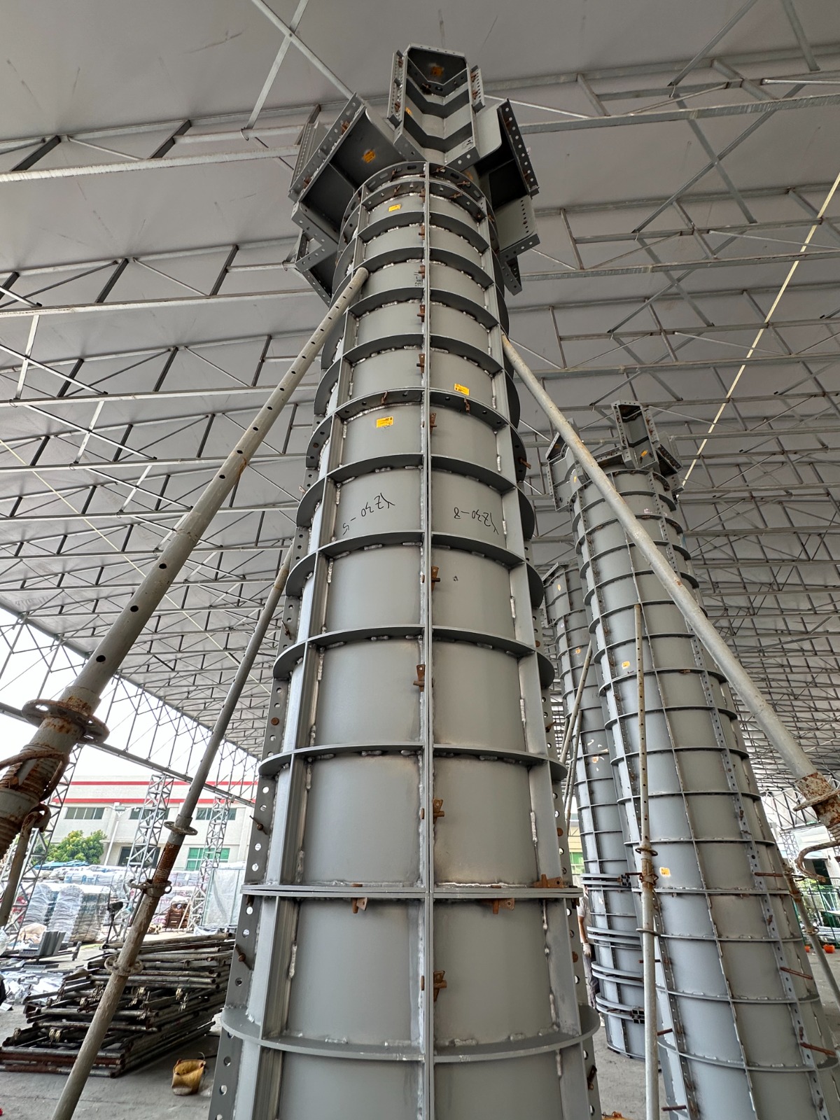 Aluminum formwork system used on a reinforced concrete project